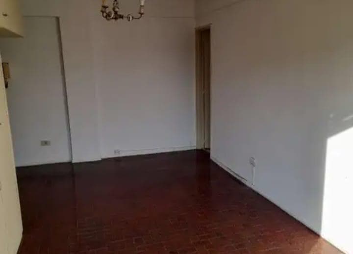 Venta Monoambiente con Balcon Al Frente Muy Luminoso Bajas Expensas - 2