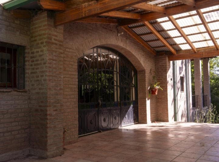 ¡Venta Exclusiva! Casa de Calidad con Vistas y Gran Parque - Quebrada Honda, Unquillo - 4