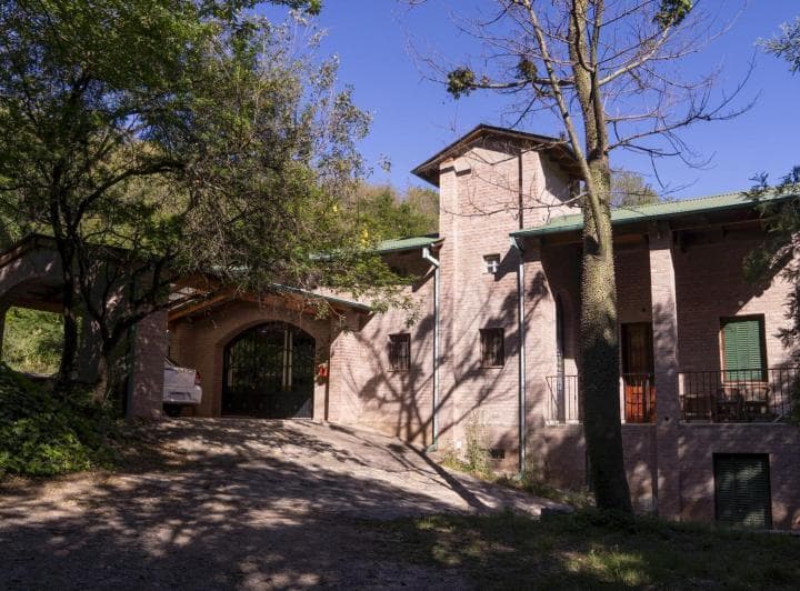 ¡Venta Exclusiva! Casa de Calidad con Vistas y Gran Parque - Quebrada Honda, Unquillo - 2