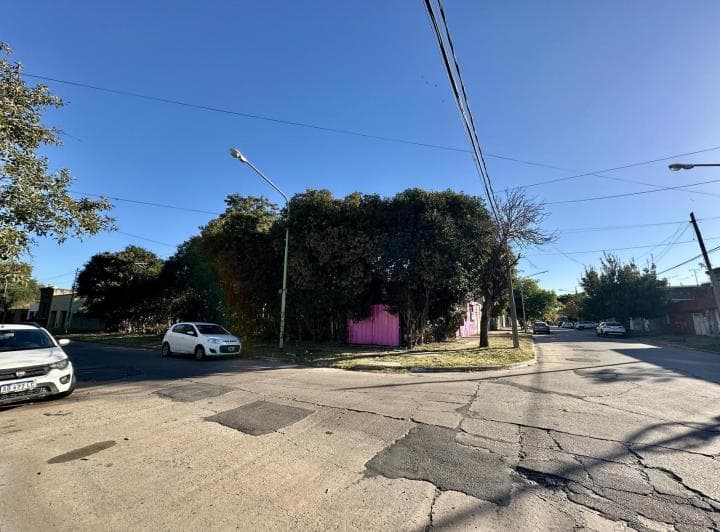 Terreno en Venta con Sup. Total de 954 m². Esquina Alberdi y Colón. Centro Campana - 5
