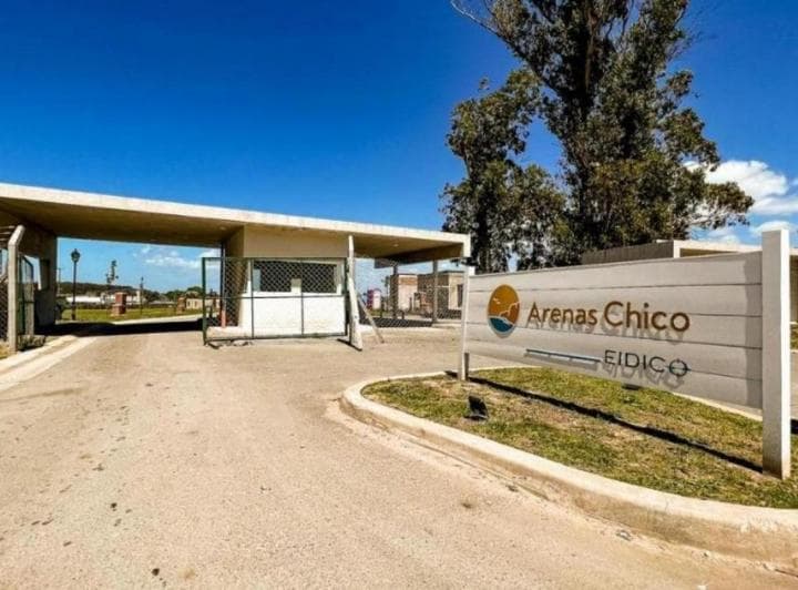 Venta de Lote de 726.7 m², Barrio Privado Arenas Chico. - 3