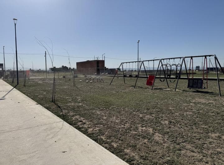 Terreno Apto Dúplex en Cuestas de Manantiales - 2