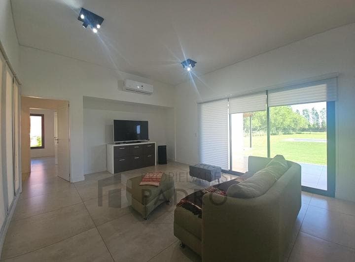 Casa en Venta. Uf 208 Barrio La Elina, Comarcas de Luján. - 5