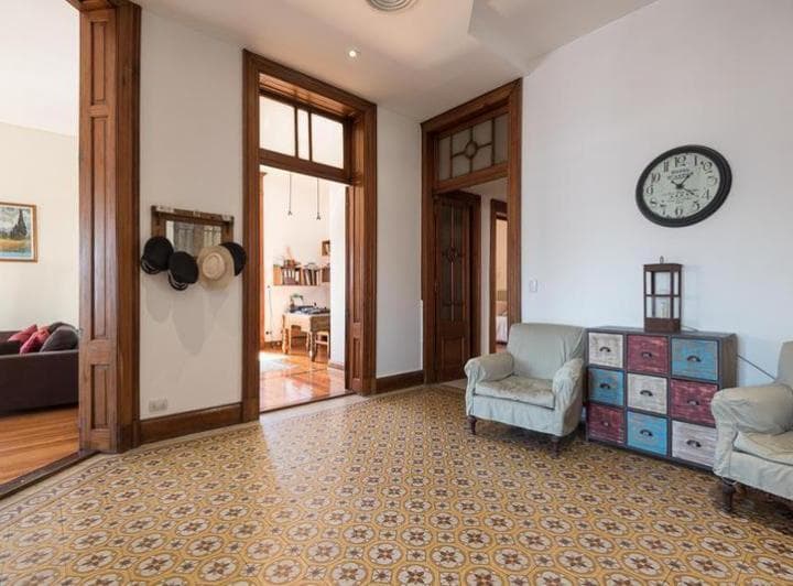 Semipiso Antiguo en Esquina, Reciclado, Impecables Detalles. Amplios y Luminosos Ambientes. - 5