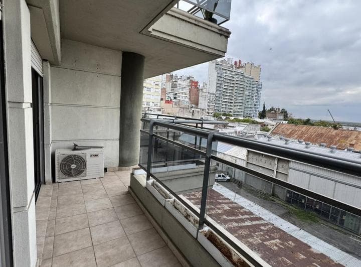 Departamento de 2 Dorm. con Cochera en Venta en Centro - 4