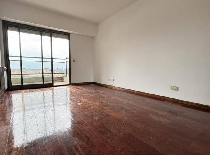 Departamento de 2 Dorm. con Cochera en Venta en Centro - 2