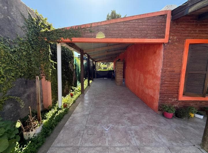 Casa en Ramallo, Amplio Patio - 3