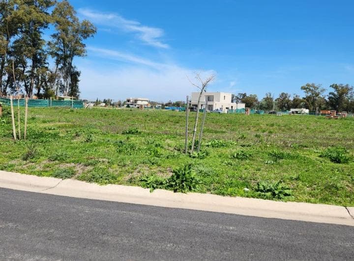 Lote en Esquina en Venta en Barrio Santa Sofía, en Pilar del Este. - 3
