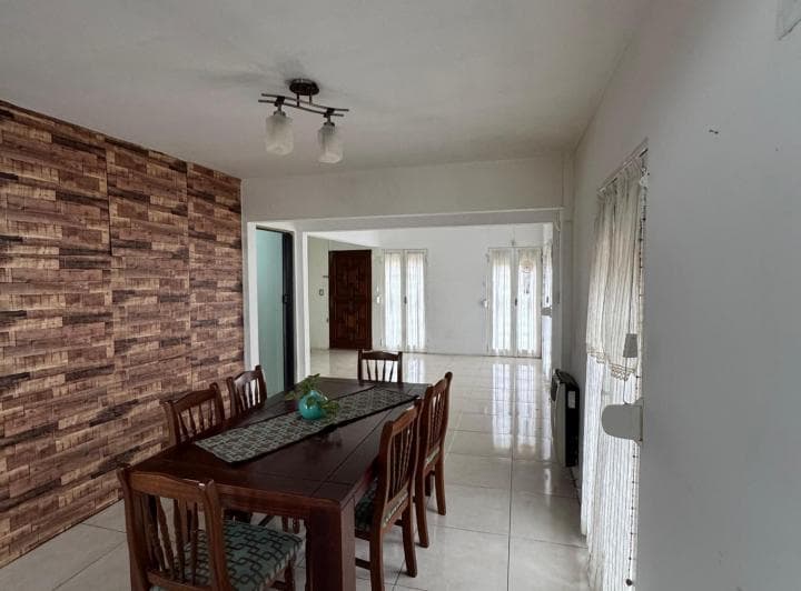 Casa 3/4 Dorm con Pileta - 2