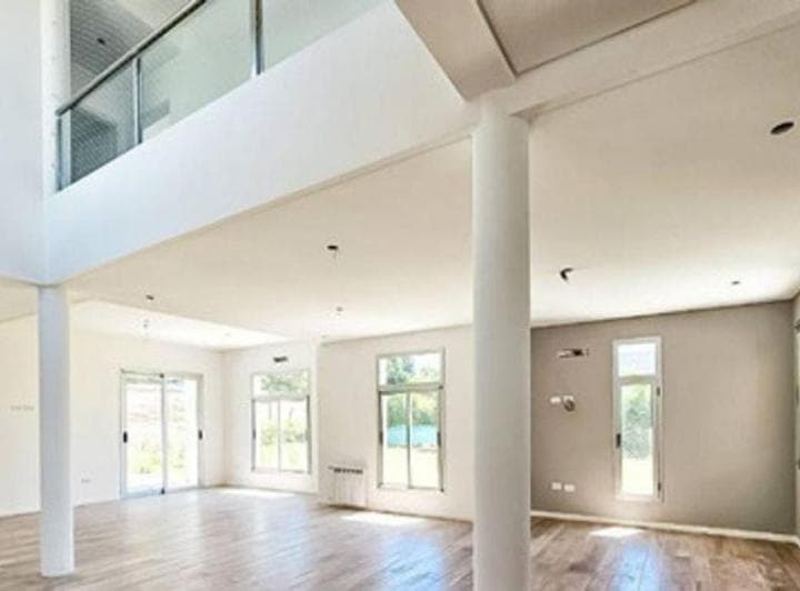 Casa de 5 Ambientes en Venta en Barrio Los Troncos Berazategui. - 3