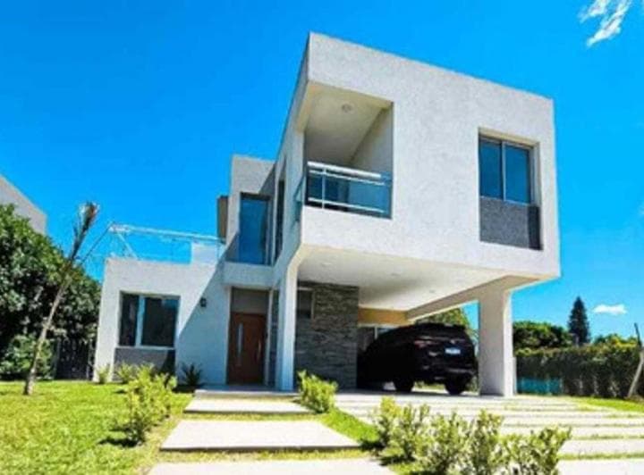 Casa de 5 Ambientes en Venta en Barrio Los Troncos Berazategui. - 2