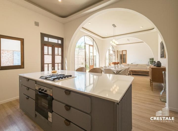 Venta Casa 3 Dorm. | Jardín y Piscina | Lourdes - Rosario - 2