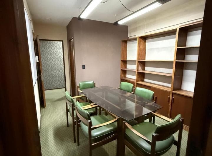 Oficina Centro, 2 Privados, Recpeción, 2 Baños, Cocina - 4
