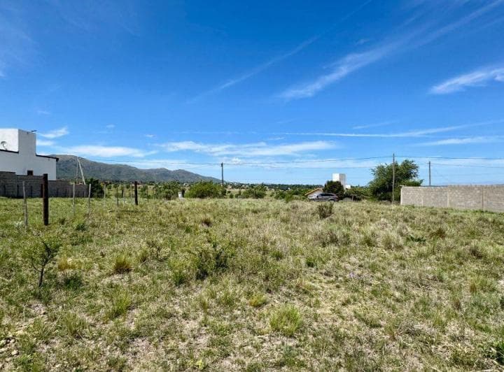 Terreno de 764 m Plano con Hermosa Vista en Villa Giardino, Oportunidad! - 3