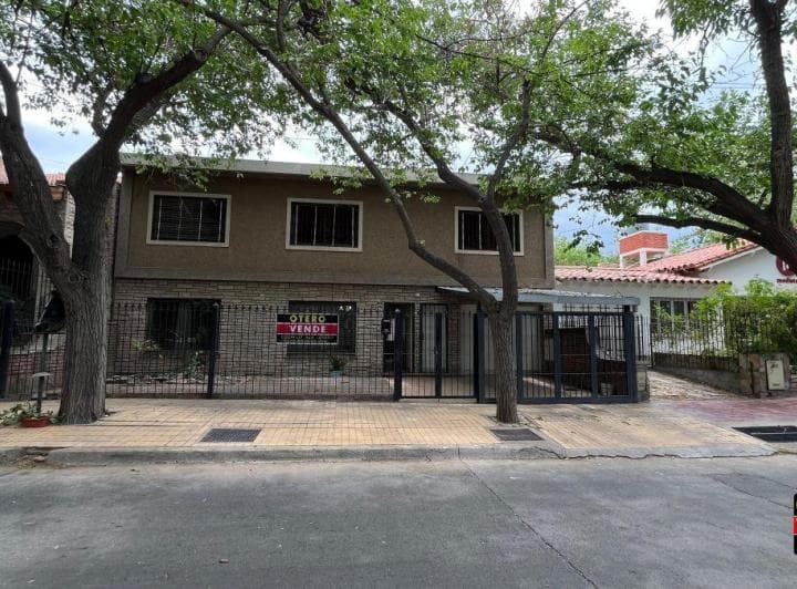 Casa en Venta en Capital, Mendoza. - 3