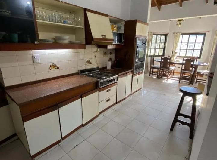 Casa 9 Ambientes con Parque y Piscina - 4