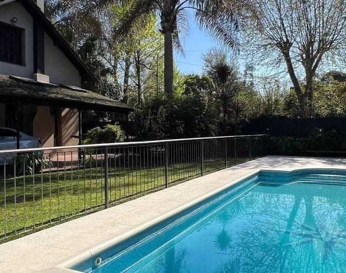 Casa en Venta en Barrio con Porton Bella Vista - 2