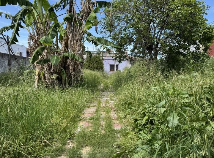 Casa con Terreno de 1.000 m² en Castelar Sur - 2