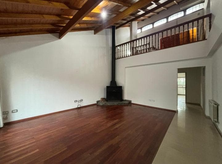 Hermosa Casa de 4 Ambientes - San Martin Centro - 2