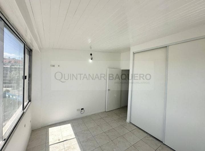 Venta de Hermoso Departamento de 3 Ambientes en Versalles - 3