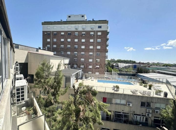 Venta de Hermoso Departamento de 3 Ambientes en Versalles - 2
