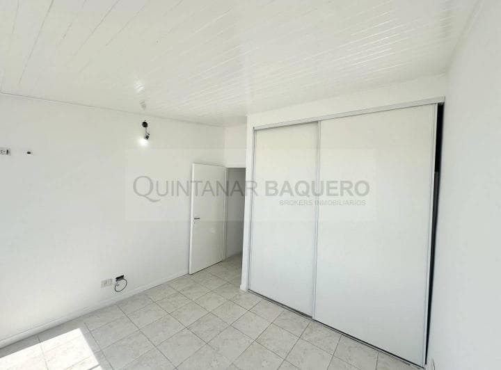 Venta de Hermoso Departamento de 3 Ambientes en Versalles - 4