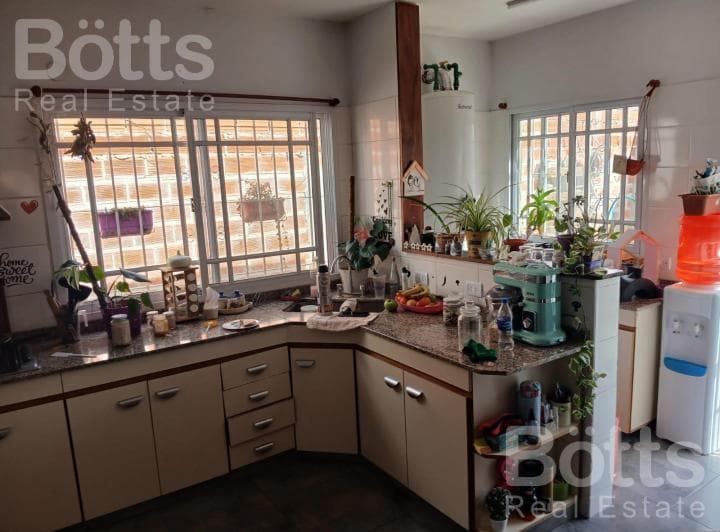 Casa 90 m² Sobre Lote Propio de 200 m². 3 Amb, con Cochera y Jardinde. Berazategui Centro - 4