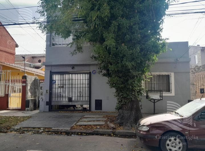 Venta - Casa Multifamiliar 4/cuatro Ambientes, Cochera - Villa Adelina, San Isidro - 2