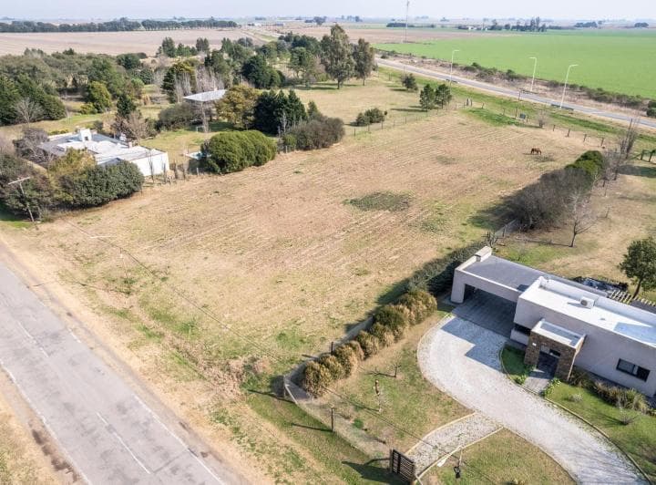 Lote en Venta 4.550 m² - Luz y Gas - Uranga - 5