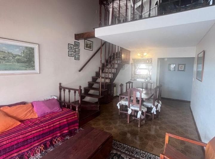 Venta. Departamento 3 Amb con Parrila y Cochera. Zona Varese - 2