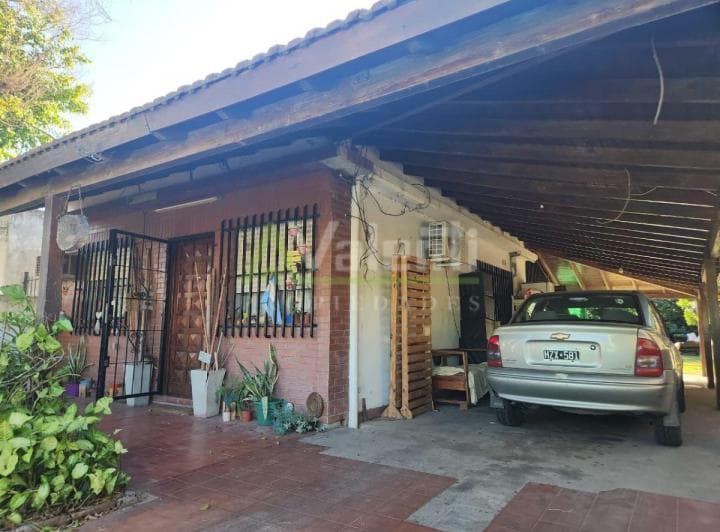 Casa en Venta 3 Ambientes Sobre Amplio Lote, William C. Morris, Hurlingham - 2