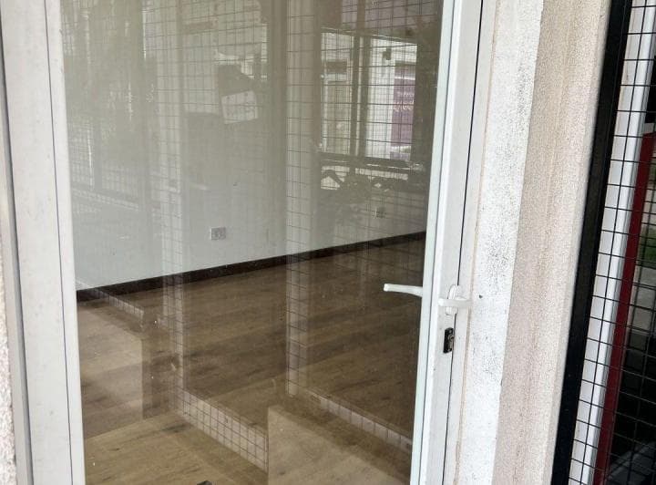 Local. | Av de Las Libertades Al 1700 - 2