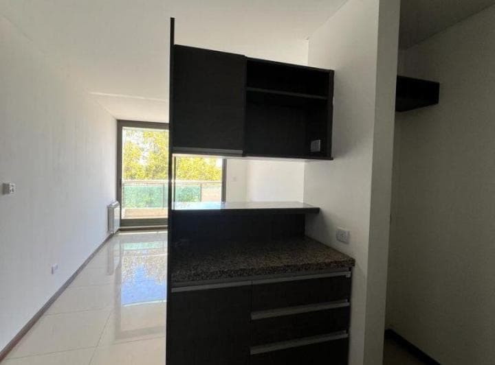 Departamento 2 Ambientes. | Av Pellegrini Al 3700 - 4