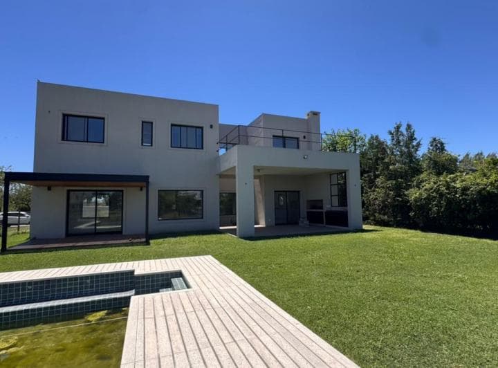 Gran Casa a La Laguna con Dependencia y Dos Galerias | San Matias | Maschwitz - 4