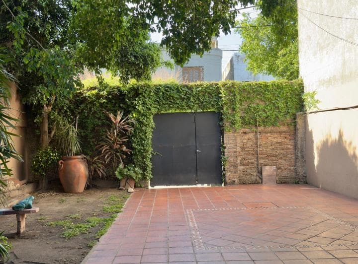 Venta de Casa en Lisandro de La Torre - 3 Dorm. Excelente Estado - 2