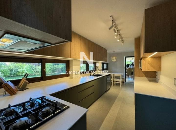 En Venta Casa de 5 Dorm., con Piscina, Parrillero y Jardin en Lugano, Punta del Este - 5