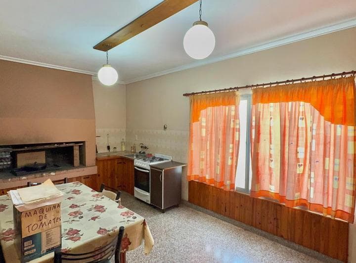 Amplio Chalet en Venta en Moron Norte - 4