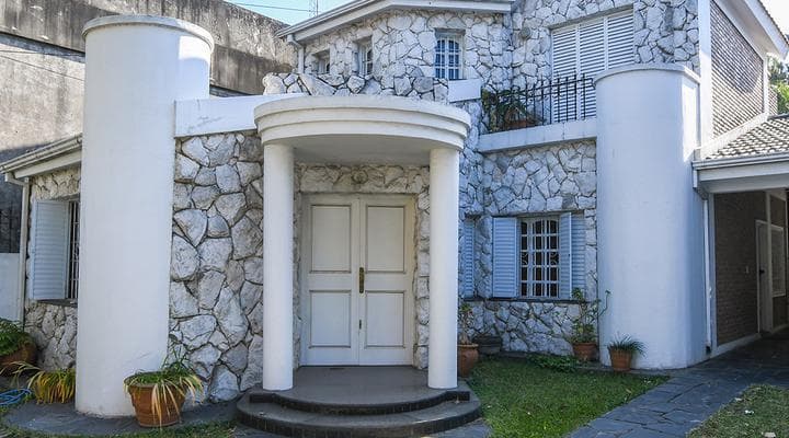 Casa 3 Dorm. Jardín y Pileta - Saavedra 2300 - Barrio Cura Rosario | Venta - 2