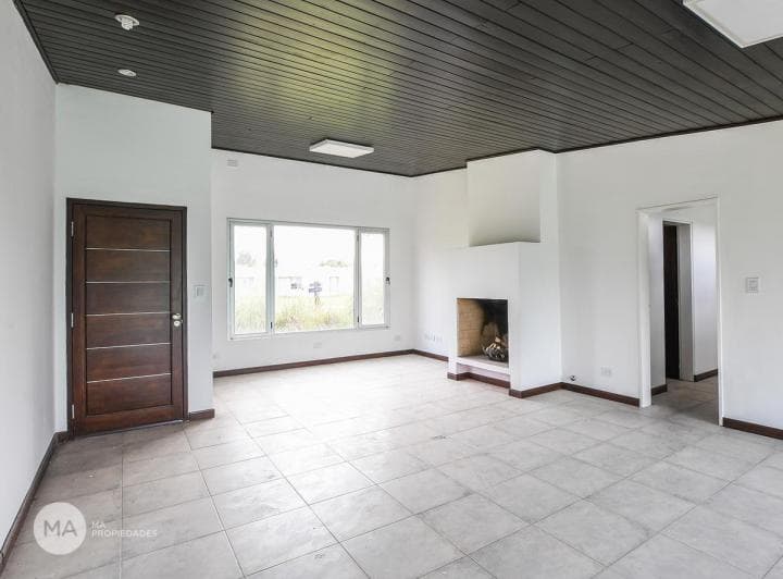 Casa 2 Dorm., Jardín y Piscina - Puerto Roldán - Roldán | Venta - 2