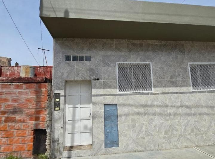 Venta de Dos Propiedades– Galpón o Local en Esquina + Casa de 3 Ambientesapto Credito! - 4