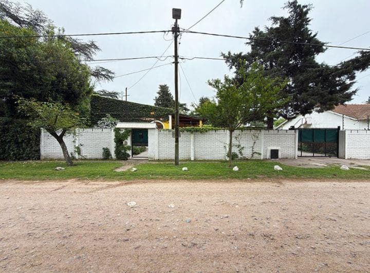 Venta Casa Quinta Glew, 3 Ambientes, 2 Dorm. 3 Baños - 4