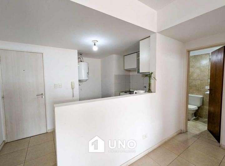 Departamento Amplio de 1 Dormitorio con Gran Balcón en Necochea E Ituzaingó. - 3