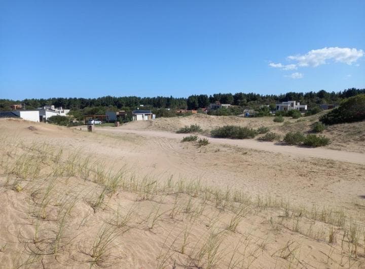 Venta de Lote de 922 m² en Costa Esmeralda - 2