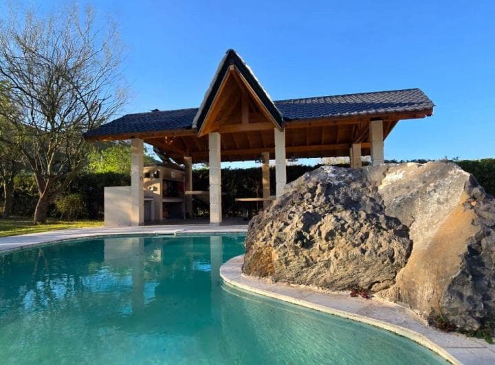 Oportunidad Única! Casa de Ensueño con Piscina en Valle Grande, San Rafael - 4