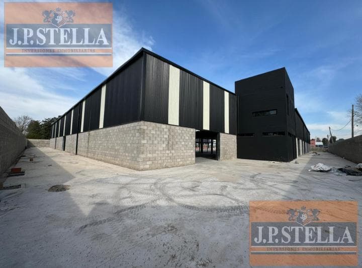 Local Comercial de 1109 m² en Complejo a Estrenar C/ Estacionamiento Propio - Francisco Alvarez - 4