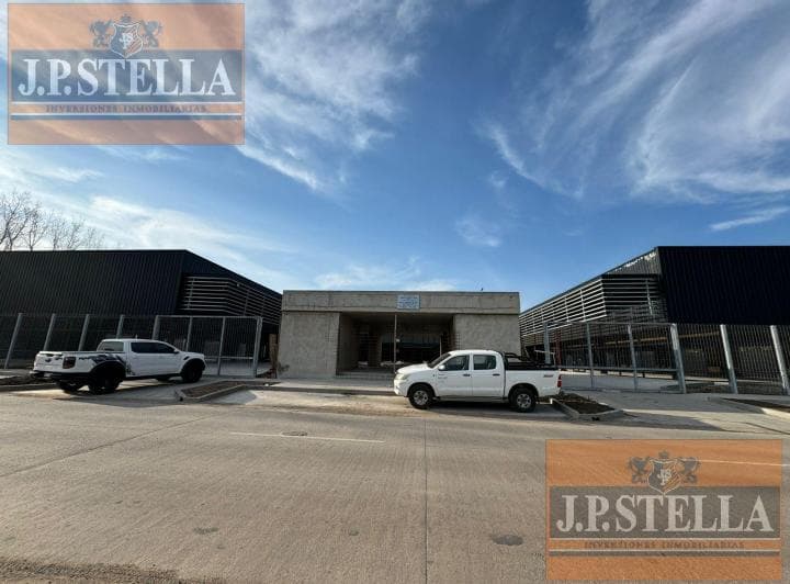 Local Comercial de 1109 m² en Complejo a Estrenar C/ Estacionamiento Propio - Francisco Alvarez - 2