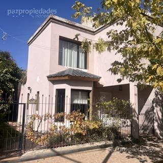 Venta de Dos Casas con Amplio Jardín Zona Centro Neuquen - 3