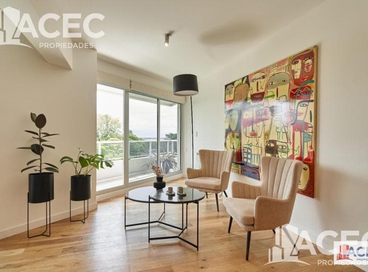 Venta - Departamento - Piso Exclusivo - Barrio Martin - 3