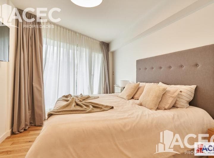 Venta - Departamento - Piso Exclusivo - Barrio Martin - 2