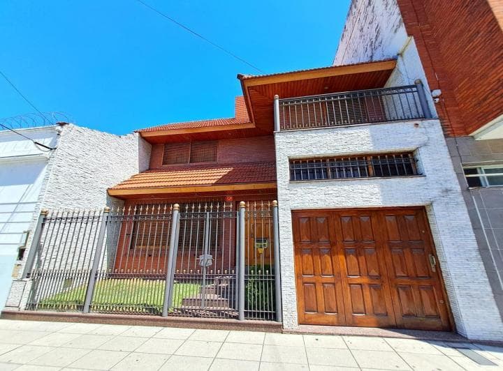 Casa 5 Ambientes 390 m² Garage Jardín Quincho Lanus Oeste - 3